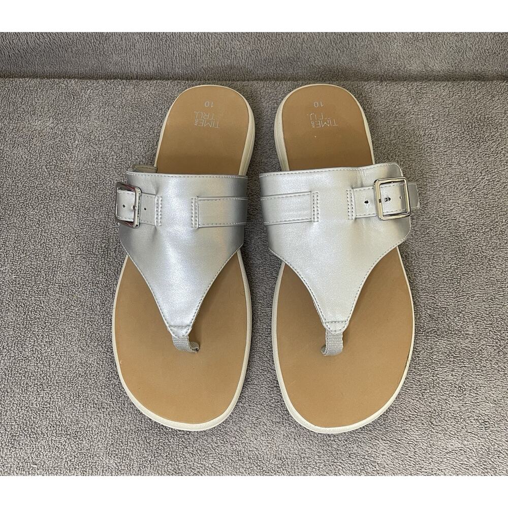 Time and tru Women's comfort Flip Flop Sandal in Silver, Size 10
